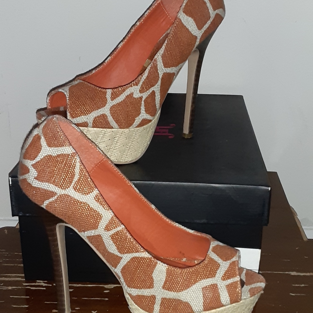 Shoes - Picture 2 of 2